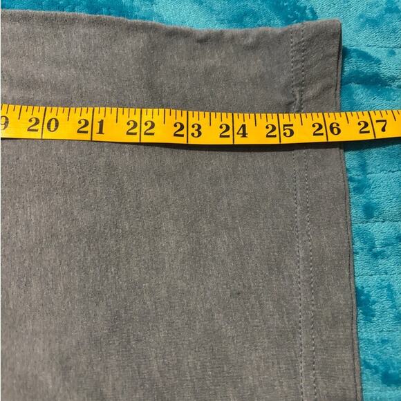 Canvas Disney Gray "Happiest Place On Earth" Short Sleeve Graphic T-Shirt- M - Picture 8 of 9